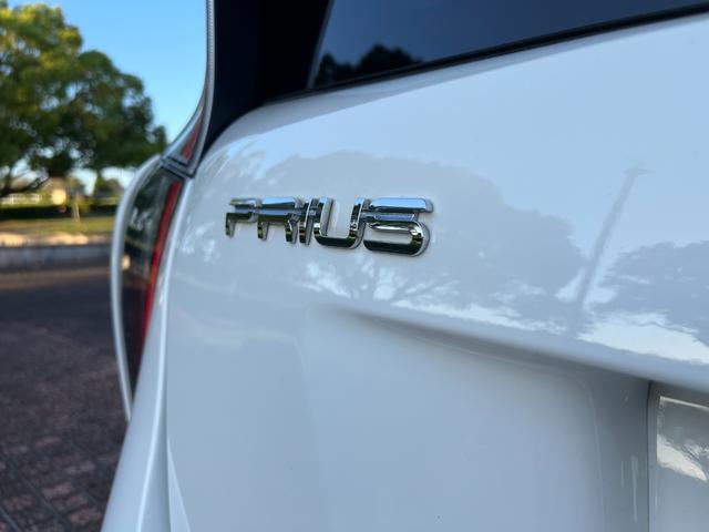 プリウス Ｓ　Ｓ　フルエアロ　純正１７ＡＷハイグロス塗装　バックカメラ　クルコン　オートハイビーム　衝突軽減ブレーキ　オートライト　ＥＴＣ　地デジ　Ｂｌｕｅｔｏｏｔｈ　ステアリングスイッチ　ＬＥＤヘッドライト（42枚目）