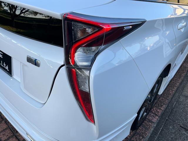 プリウス Ｓ　Ｓ　フルエアロ　純正１７ＡＷハイグロス塗装　バックカメラ　クルコン　オートハイビーム　衝突軽減ブレーキ　オートライト　ＥＴＣ　地デジ　Ｂｌｕｅｔｏｏｔｈ　ステアリングスイッチ　ＬＥＤヘッドライト（44枚目）
