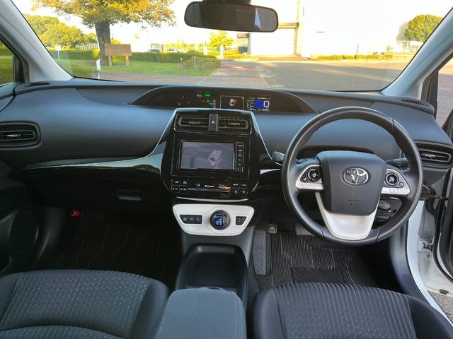 プリウス Ｓ　Ｓ　フルエアロ　純正１７ＡＷハイグロス塗装　バックカメラ　クルコン　オートハイビーム　衝突軽減ブレーキ　オートライト　ＥＴＣ　地デジ　Ｂｌｕｅｔｏｏｔｈ　ステアリングスイッチ　ＬＥＤヘッドライト（45枚目）