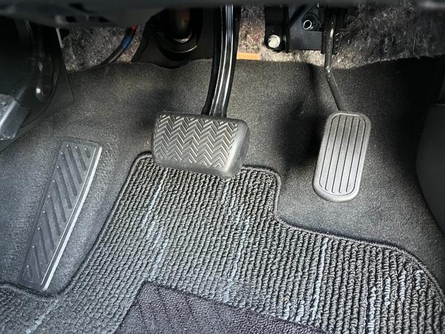 プリウス Ｓ　Ｓ　フルエアロ　純正１７ＡＷハイグロス塗装　バックカメラ　クルコン　オートハイビーム　衝突軽減ブレーキ　オートライト　ＥＴＣ　地デジ　Ｂｌｕｅｔｏｏｔｈ　ステアリングスイッチ　ＬＥＤヘッドライト（47枚目）