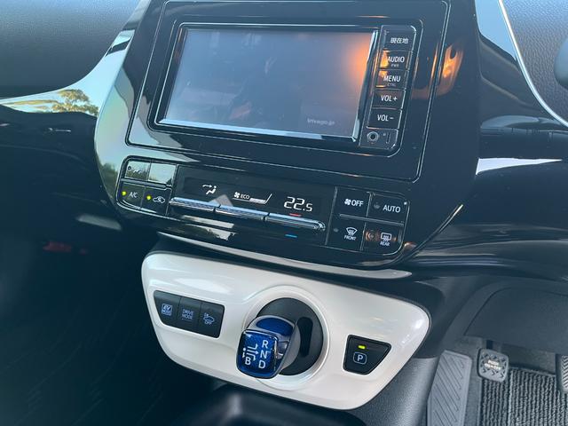 プリウス Ｓ　Ｓ　フルエアロ　純正１７ＡＷハイグロス塗装　バックカメラ　クルコン　オートハイビーム　衝突軽減ブレーキ　オートライト　ＥＴＣ　地デジ　Ｂｌｕｅｔｏｏｔｈ　ステアリングスイッチ　ＬＥＤヘッドライト（48枚目）