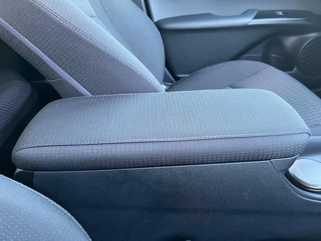 プリウス Ｓ　Ｓ　フルエアロ　純正１７ＡＷハイグロス塗装　バックカメラ　クルコン　オートハイビーム　衝突軽減ブレーキ　オートライト　ＥＴＣ　地デジ　Ｂｌｕｅｔｏｏｔｈ　ステアリングスイッチ　ＬＥＤヘッドライト（50枚目）