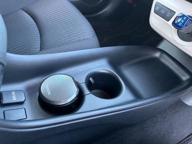 プリウス Ｓ　Ｓ　フルエアロ　純正１７ＡＷハイグロス塗装　バックカメラ　クルコン　オートハイビーム　衝突軽減ブレーキ　オートライト　ＥＴＣ　地デジ　Ｂｌｕｅｔｏｏｔｈ　ステアリングスイッチ　ＬＥＤヘッドライト（53枚目）