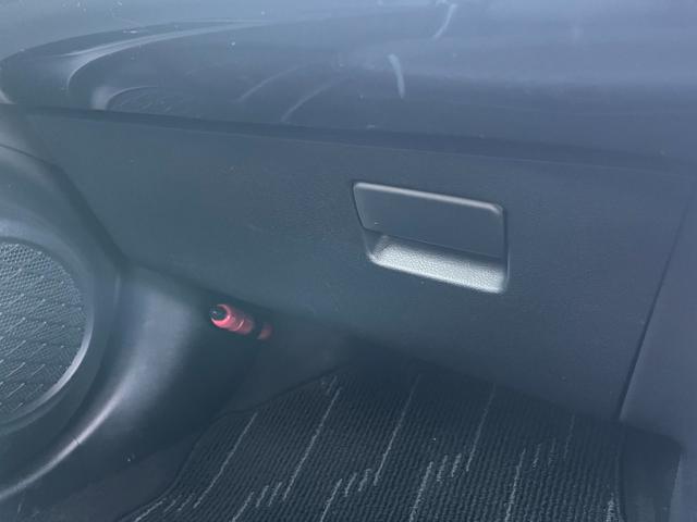 プリウス Ｓ　Ｓ　フルエアロ　純正１７ＡＷハイグロス塗装　バックカメラ　クルコン　オートハイビーム　衝突軽減ブレーキ　オートライト　ＥＴＣ　地デジ　Ｂｌｕｅｔｏｏｔｈ　ステアリングスイッチ　ＬＥＤヘッドライト（55枚目）