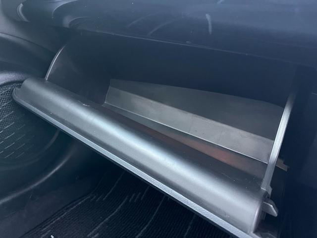 プリウス Ｓ　Ｓ　フルエアロ　純正１７ＡＷハイグロス塗装　バックカメラ　クルコン　オートハイビーム　衝突軽減ブレーキ　オートライト　ＥＴＣ　地デジ　Ｂｌｕｅｔｏｏｔｈ　ステアリングスイッチ　ＬＥＤヘッドライト（56枚目）