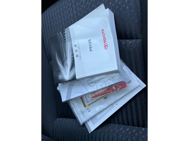 プリウス Ｓ　Ｓ　フルエアロ　純正１７ＡＷハイグロス塗装　バックカメラ　クルコン　オートハイビーム　衝突軽減ブレーキ　オートライト　ＥＴＣ　地デジ　Ｂｌｕｅｔｏｏｔｈ　ステアリングスイッチ　ＬＥＤヘッドライト（60枚目）