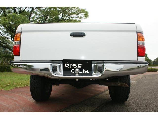 タコマ ダブルキャブ　４ＷＤ　１６インチＡＷ　ホワイトレター　ベッドライナー　パワステ　パワーウインドウ　ＥＴＣ　Ｂｌｕｅｔｏｏｔｈ　キーレス（7枚目）