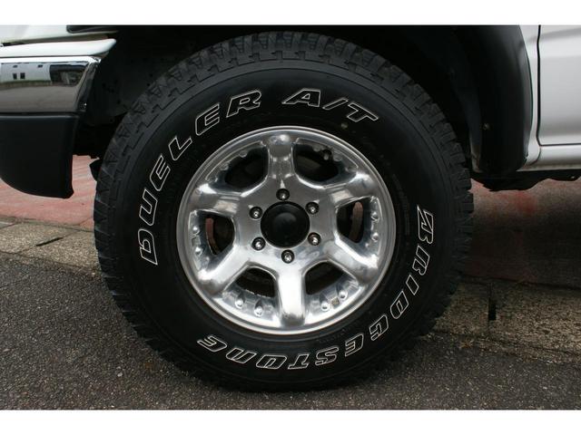 タコマ ダブルキャブ　４ＷＤ　１６インチＡＷ　ホワイトレター　ベッドライナー　パワステ　パワーウインドウ　ＥＴＣ　Ｂｌｕｅｔｏｏｔｈ　キーレス（14枚目）