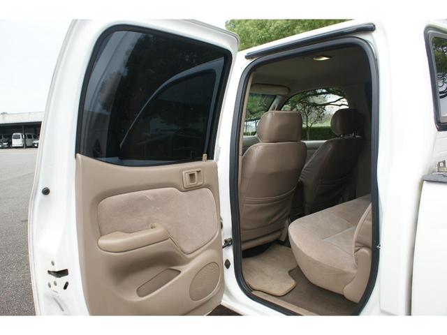 タコマ ダブルキャブ　４ＷＤ　１６インチＡＷ　ホワイトレター　ベッドライナー　パワステ　パワーウインドウ　ＥＴＣ　Ｂｌｕｅｔｏｏｔｈ　キーレス（19枚目）