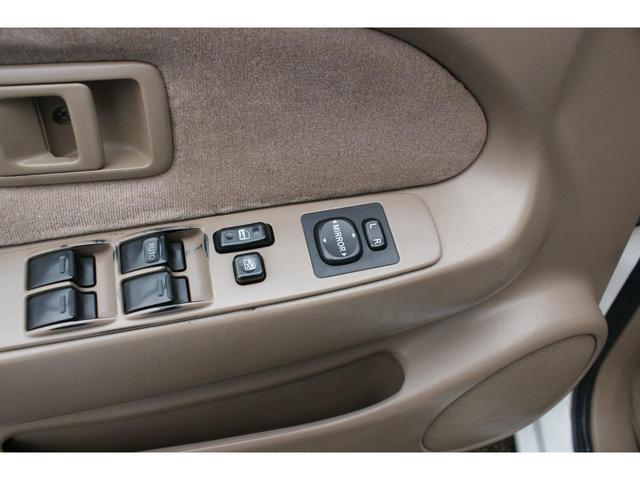 タコマ ダブルキャブ　４ＷＤ　１６インチＡＷ　ホワイトレター　ベッドライナー　パワステ　パワーウインドウ　ＥＴＣ　Ｂｌｕｅｔｏｏｔｈ　キーレス（29枚目）