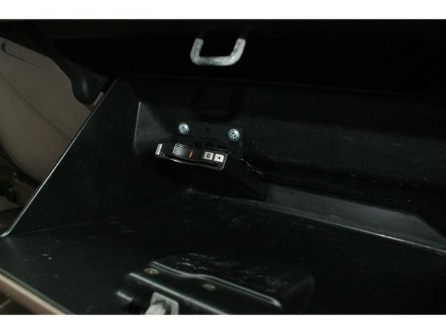 タコマ ダブルキャブ　４ＷＤ　１６インチＡＷ　ホワイトレター　ベッドライナー　パワステ　パワーウインドウ　ＥＴＣ　Ｂｌｕｅｔｏｏｔｈ　キーレス（31枚目）