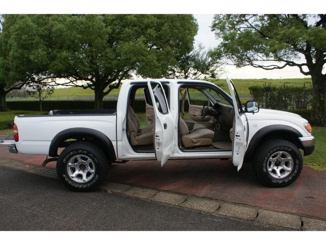 タコマ ダブルキャブ　４ＷＤ　１６インチＡＷ　ホワイトレター　ベッドライナー　パワステ　パワーウインドウ　ＥＴＣ　Ｂｌｕｅｔｏｏｔｈ　キーレス（47枚目）