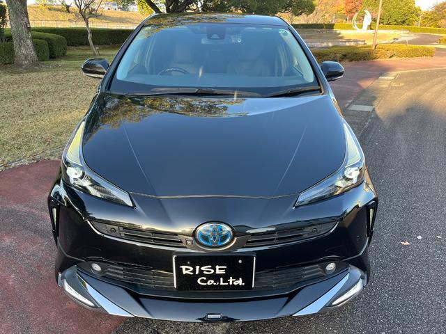 プリウス Ｓツーリングセレクション・ブラックエディション　モデリスタフルエアロ　デイライト　９インチナビ　Ｂｌｕｅｔｏｏｔｈ　ＨＤＭＩ接続　フルセグＴＶ　パノラミックビューモニター　トヨタセフティセンス　オートハイビーム　シートヒーター　ドラレコ　ＥＴＣ（4枚目）