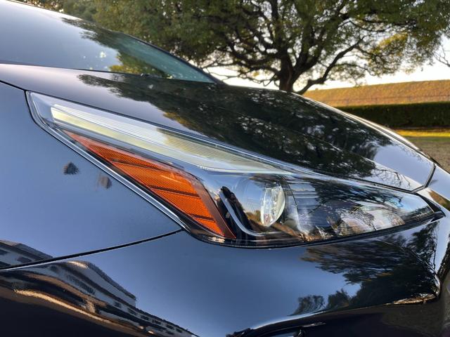プリウス Ｓツーリングセレクション・ブラックエディション　モデリスタフルエアロ　デイライト　９インチナビ　Ｂｌｕｅｔｏｏｔｈ　ＨＤＭＩ接続　フルセグＴＶ　パノラミックビューモニター　トヨタセフティセンス　オートハイビーム　シートヒーター　ドラレコ　ＥＴＣ（9枚目）