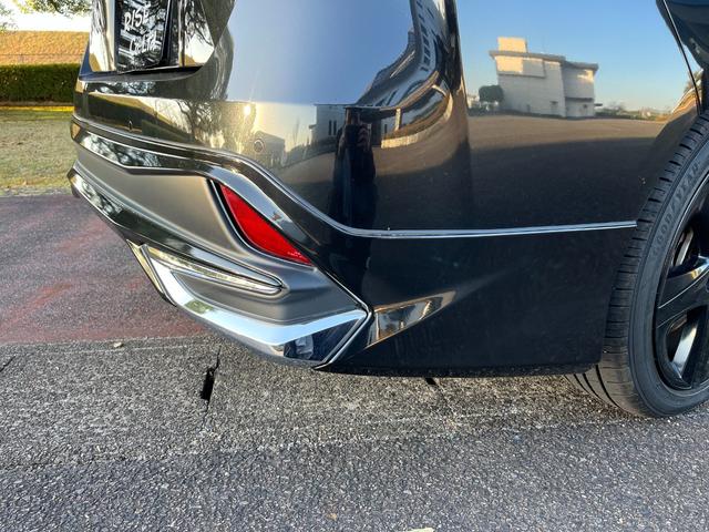 プリウス Ｓツーリングセレクション・ブラックエディション　モデリスタフルエアロ　デイライト　９インチナビ　Ｂｌｕｅｔｏｏｔｈ　ＨＤＭＩ接続　フルセグＴＶ　パノラミックビューモニター　トヨタセフティセンス　オートハイビーム　シートヒーター　ドラレコ　ＥＴＣ（12枚目）