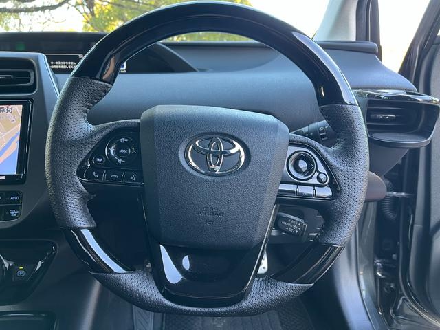 プリウス Ｓツーリングセレクション・ブラックエディション　モデリスタフルエアロ　デイライト　９インチナビ　Ｂｌｕｅｔｏｏｔｈ　ＨＤＭＩ接続　フルセグＴＶ　パノラミックビューモニター　トヨタセフティセンス　オートハイビーム　シートヒーター　ドラレコ　ＥＴＣ（25枚目）