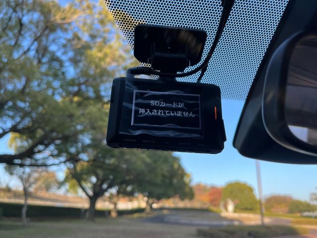 プリウス Ｓツーリングセレクション・ブラックエディション　モデリスタフルエアロ　デイライト　９インチナビ　Ｂｌｕｅｔｏｏｔｈ　ＨＤＭＩ接続　フルセグＴＶ　パノラミックビューモニター　トヨタセフティセンス　オートハイビーム　シートヒーター　ドラレコ　ＥＴＣ（37枚目）