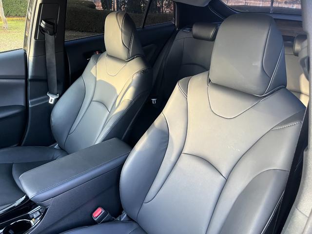 プリウス Ｓツーリングセレクション・ブラックエディション　モデリスタフルエアロ　デイライト　９インチナビ　Ｂｌｕｅｔｏｏｔｈ　ＨＤＭＩ接続　フルセグＴＶ　パノラミックビューモニター　トヨタセフティセンス　オートハイビーム　シートヒーター　ドラレコ　ＥＴＣ（44枚目）