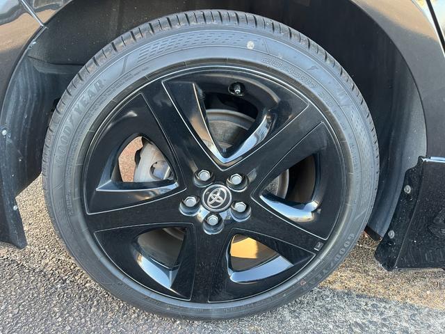 プリウス Ｓツーリングセレクション・ブラックエディション　モデリスタフルエアロ　デイライト　９インチナビ　Ｂｌｕｅｔｏｏｔｈ　ＨＤＭＩ接続　フルセグＴＶ　パノラミックビューモニター　トヨタセフティセンス　オートハイビーム　シートヒーター　ドラレコ　ＥＴＣ（49枚目）