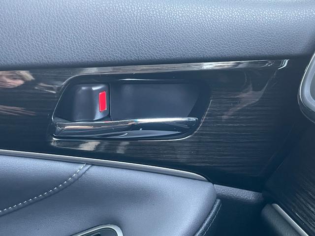 クラウンハイブリッド アスリートＳ　Ｊ－フロンティアリミテッド　後期モデル　特別仕様車　モデリスタエアロ，マフラー　ブラックスパッタリング１８ＡＷ　黒半革電動シート　衝突回避支援パッケ－ジ　シ－トベンチレ－ション　パドルシフト　ナビ　レーダークルーズ　ＥＴＣ（49枚目）