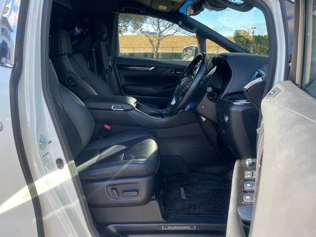 アルファード ２．５Ｓ　Ｃパッケージ　モデリスタフルエアロ　モデリスタ２０インチＡＷ　モデリスタマフラーカッター　ＪＢＬ１０．５型ナビ　１３．２型前席後席独立フリップダウンモニター　パノラミックモニター　おくだけ充電　ＹｏｕＴｕｂｅ視聴可（33枚目）