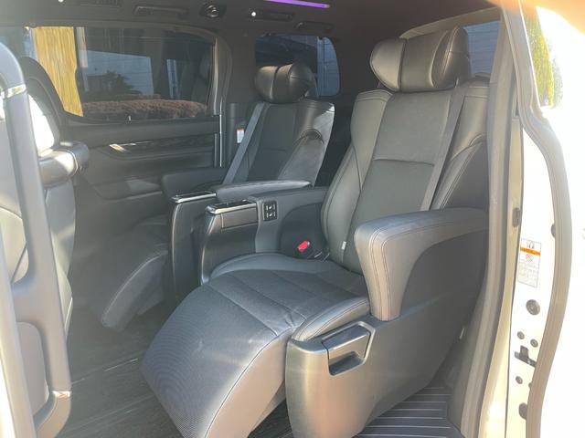 アルファード ２．５Ｓ　Ｃパッケージ　モデリスタフルエアロ　モデリスタ２０インチＡＷ　モデリスタマフラーカッター　ＪＢＬ１０．５型ナビ　１３．２型前席後席独立フリップダウンモニター　パノラミックモニター　おくだけ充電　ＹｏｕＴｕｂｅ視聴可（67枚目）