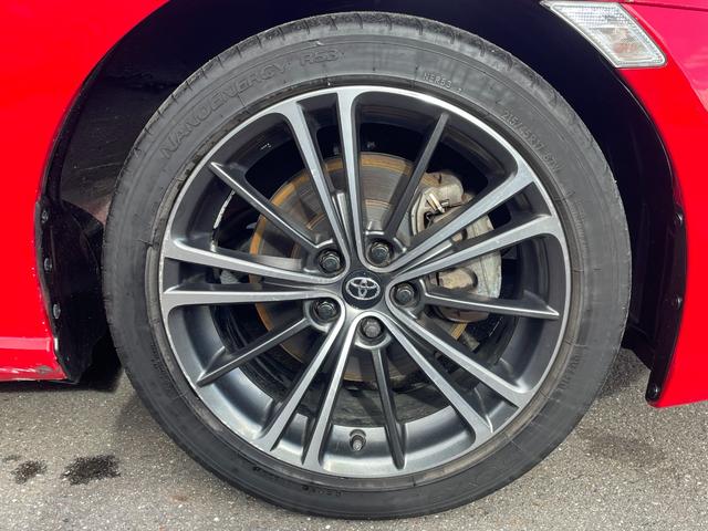 ８６ ＧＴ　６ＭＴ　純正ナビ　ＨＩＤヘッドライト　純正１７インチＡＷ　ＥＴＣ　Ｂｌｕｅｔｏｏｔｈ　ＣＤ　ＤＶＤ再生　フルセグ　パドルシフト　バックカメラ　ドラレコ　スマートキー　プッシュスタート　盗難防止装置（18枚目）