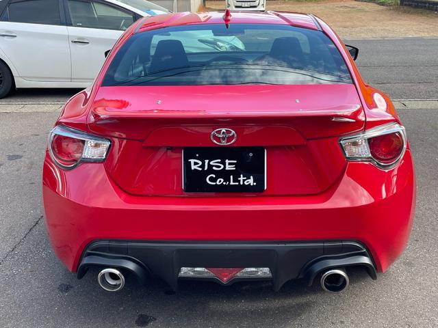 ８６ ＧＴ　６ＭＴ　純正ナビ　ＨＩＤヘッドライト　純正１７インチＡＷ　ＥＴＣ　Ｂｌｕｅｔｏｏｔｈ　ＣＤ　ＤＶＤ再生　フルセグ　パドルシフト　バックカメラ　ドラレコ　スマートキー　プッシュスタート　盗難防止装置（22枚目）