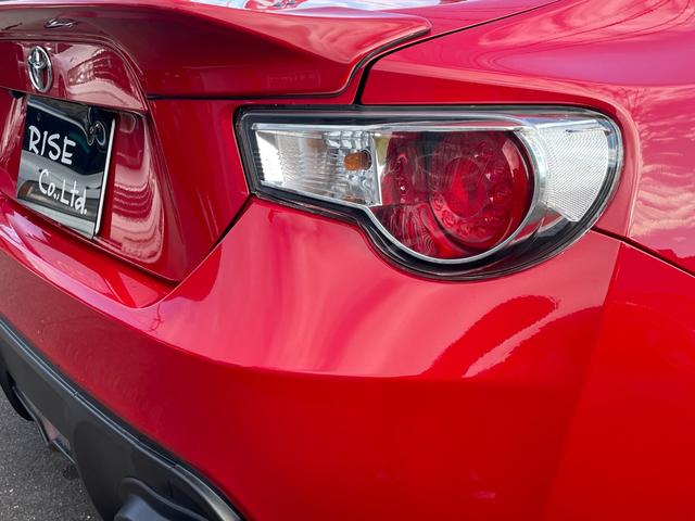 ８６ ＧＴ　６ＭＴ　純正ナビ　ＨＩＤヘッドライト　純正１７インチＡＷ　ＥＴＣ　Ｂｌｕｅｔｏｏｔｈ　ＣＤ　ＤＶＤ再生　フルセグ　パドルシフト　バックカメラ　ドラレコ　スマートキー　プッシュスタート　盗難防止装置（26枚目）