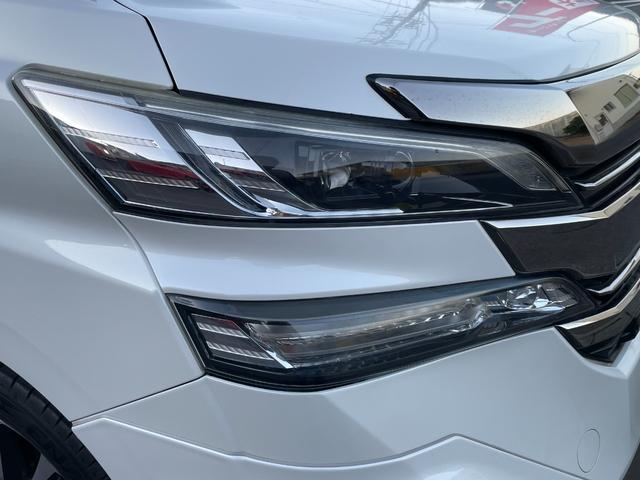 ヴェルファイア ３．５エグゼクティブラウンジ　モデリスタ　ツインムーンルーフ　後席モニター　黒革　パワーシート　シートベンチレーション　エグゼクティブシート　両側パワースライドドア　パノラミックビューモニター　フルセグ　Ｂｌｕｅｔｏｏｔｈ　ＥＴＣ（12枚目）