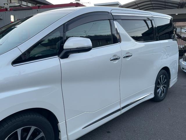 ヴェルファイア ３．５エグゼクティブラウンジ　モデリスタ　ツインムーンルーフ　後席モニター　黒革　パワーシート　シートベンチレーション　エグゼクティブシート　両側パワースライドドア　パノラミックビューモニター　フルセグ　Ｂｌｕｅｔｏｏｔｈ　ＥＴＣ（15枚目）