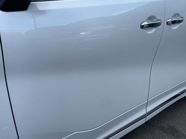 ヴェルファイア ３．５エグゼクティブラウンジ　モデリスタ　ツインムーンルーフ　後席モニター　黒革　パワーシート　シートベンチレーション　エグゼクティブシート　両側パワースライドドア　パノラミックビューモニター　フルセグ　Ｂｌｕｅｔｏｏｔｈ　ＥＴＣ（18枚目）