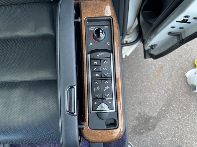 ヴェルファイア ３．５エグゼクティブラウンジ　モデリスタ　ツインムーンルーフ　後席モニター　黒革　パワーシート　シートベンチレーション　エグゼクティブシート　両側パワースライドドア　パノラミックビューモニター　フルセグ　Ｂｌｕｅｔｏｏｔｈ　ＥＴＣ（53枚目）