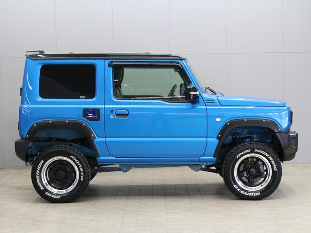 ジムニー ＸＣ　ブラックルーフ　２インチリフトアップ　新品ＣＳＴ１６インチアルミ　ＭＯＮＳＴＡ　Ｍ／Ｔタイヤ　ロッソモデロマフラー　オーバーフェンダー　追加３連メーター　レザーシートカバー　８インチナビ　バックカメラ（5枚目）