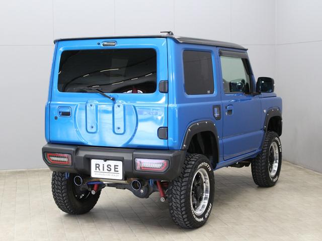 ジムニー ＸＣ　ブラックルーフ　２インチリフトアップ　新品ＣＳＴ１６インチアルミ　ＭＯＮＳＴＡ　Ｍ／Ｔタイヤ　ロッソモデロマフラー　オーバーフェンダー　追加３連メーター　レザーシートカバー　８インチナビ　バックカメラ（6枚目）