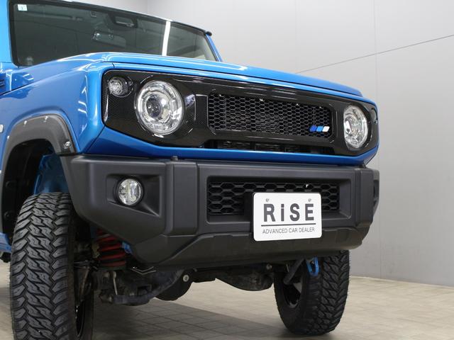 ジムニー ＸＣ　ブラックルーフ　２インチリフトアップ　新品ＣＳＴ１６インチアルミ　ＭＯＮＳＴＡ　Ｍ／Ｔタイヤ　ロッソモデロマフラー　オーバーフェンダー　追加３連メーター　レザーシートカバー　８インチナビ　バックカメラ（11枚目）
