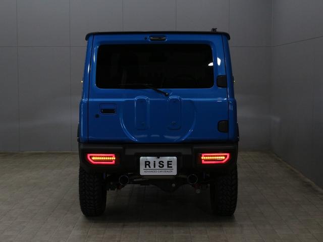ジムニー ＸＣ　ブラックルーフ　２インチリフトアップ　新品ＣＳＴ１６インチアルミ　ＭＯＮＳＴＡ　Ｍ／Ｔタイヤ　ロッソモデロマフラー　オーバーフェンダー　追加３連メーター　レザーシートカバー　８インチナビ　バックカメラ（13枚目）