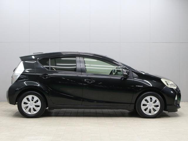 アクア G HDDナビ フルセグTV DVD再生 録音再生 ETC ドライブレコーダー 革巻きステア ステアリモコン オートライト フォグ プライバシーガラス スマートキー プッシュスタート 禁煙車(5枚目)