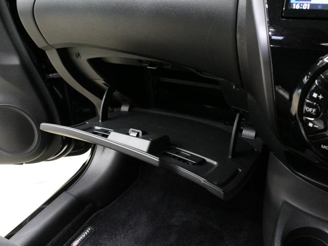 ノート ニスモ　Ｓ　５ＭＴ／純正レカロシート／ニスモ専用エアロ／ＴＥＩＮ車高調／柿本改マフラー／インパルリアウイング／ワークマイスター１７アルミ／後期ＬＥＤテールランプ／カーボン調パネル／ナビ／フルセグ／ＢＴ再生／ＥＴＣ（23枚目）