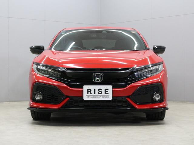 シビック ハッチバック　ホンダセンシング　ナビ　フルセグＴＶ　Ｂｌｕｅｔｏｏｔｈオーディオ　バックカメラ　ドライブレコーダー　ＥＴＣ　レーダークルーズ　ＬＥＤヘッドライト　シートヒーター　スマートキー２個　禁煙車（3枚目）