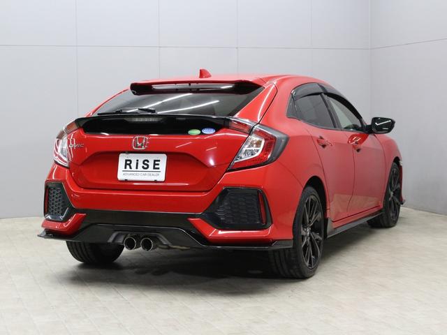 シビック ハッチバック　ホンダセンシング　ナビ　フルセグＴＶ　Ｂｌｕｅｔｏｏｔｈオーディオ　バックカメラ　ドライブレコーダー　ＥＴＣ　レーダークルーズ　ＬＥＤヘッドライト　シートヒーター　スマートキー２個　禁煙車（6枚目）