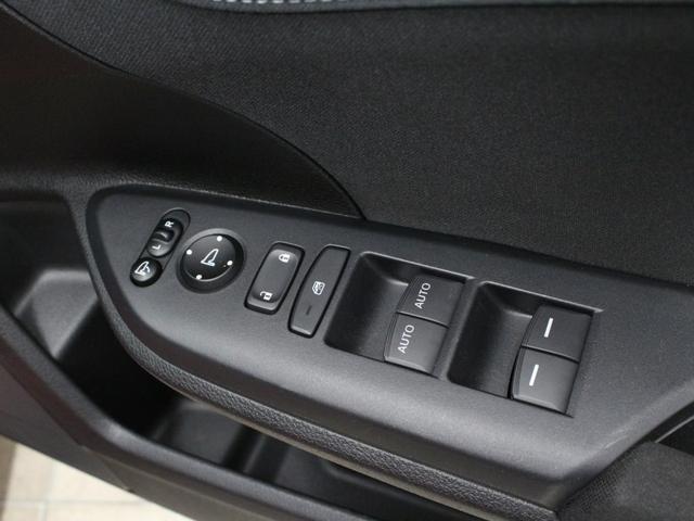 シビック ハッチバック　ホンダセンシング　ナビ　フルセグＴＶ　Ｂｌｕｅｔｏｏｔｈオーディオ　バックカメラ　ドライブレコーダー　ＥＴＣ　レーダークルーズ　ＬＥＤヘッドライト　シートヒーター　スマートキー２個　禁煙車（28枚目）