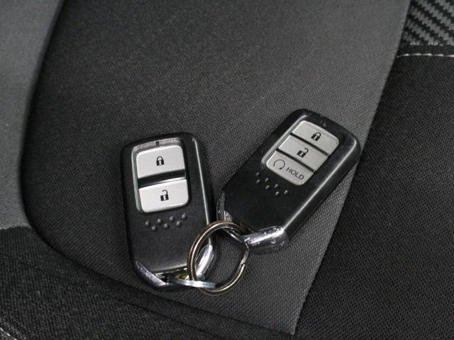 シビック ハッチバック　ホンダセンシング　ナビ　フルセグＴＶ　Ｂｌｕｅｔｏｏｔｈオーディオ　バックカメラ　ドライブレコーダー　ＥＴＣ　レーダークルーズ　ＬＥＤヘッドライト　シートヒーター　スマートキー２個　禁煙車（29枚目）