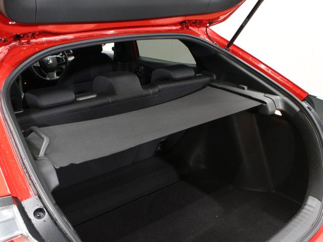 シビック ハッチバック　ホンダセンシング　ナビ　フルセグＴＶ　Ｂｌｕｅｔｏｏｔｈオーディオ　バックカメラ　ドライブレコーダー　ＥＴＣ　レーダークルーズ　ＬＥＤヘッドライト　シートヒーター　スマートキー２個　禁煙車（40枚目）