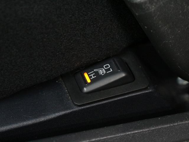 デリカD:5 D パワーパッケージ 8人乗り/両側電動スライドドア/ナビ/フルセグ/BT再生/バックカメラ/前席シートヒーター/革ハンドル/クルーズコントロール/HIDライト/ビルトインETC/パドルシフト/スマートキー/純正18アルミ(8枚目)