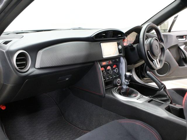 �i�r���t����t�B�����{�H�͖ܘ_�̂��ƁA�G�A���p�[�c��ԍ����̎��t���A�����֌W��{�f�B���b�s���O�����Ȃ�Ƃ����k�������I