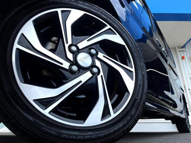 タント カスタムＲＳ　トップエディションＶＳ　ＳＡＩＩＩ　両側電動スライド　純正ナビ　衝突被害軽減装置　ハーフレザーシート　シートヒーター　ドラレコ　スマートキー　ＬＥＤヘッド　ＥＴＣ　オートハイビーム　オートライト　オートエアコン（13枚目）