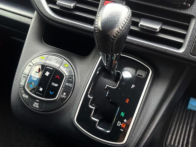 ヴォクシー ＺＳ　煌　セーフティセンスＣ　両側電動スライド　ＳＤナビ　バックカメラ　ＥＴＣ　フルセグ　ＬＥＤヘッド　コーナーセンサー　スマートキー　オートライト　オートエアコン　純正１６インチアルミ　ＣＤ　ＤＶＤ再生（21枚目）