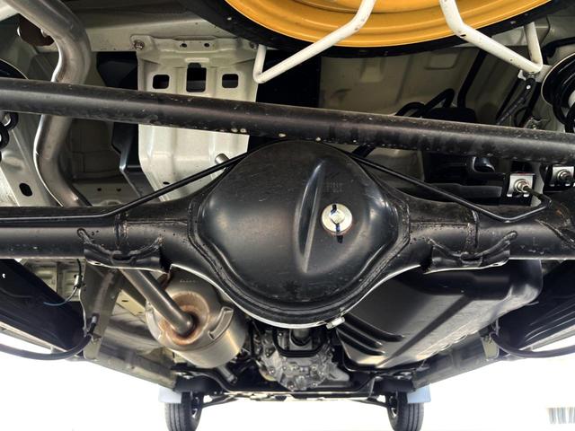 エブリイ ＰＡリミテッド　ＭＴ車　オートライト　ドアバイザー　プライバシーガラス　ヘッドライトレベライザー　プライバシーガラス　盗難防止装置（17枚目）