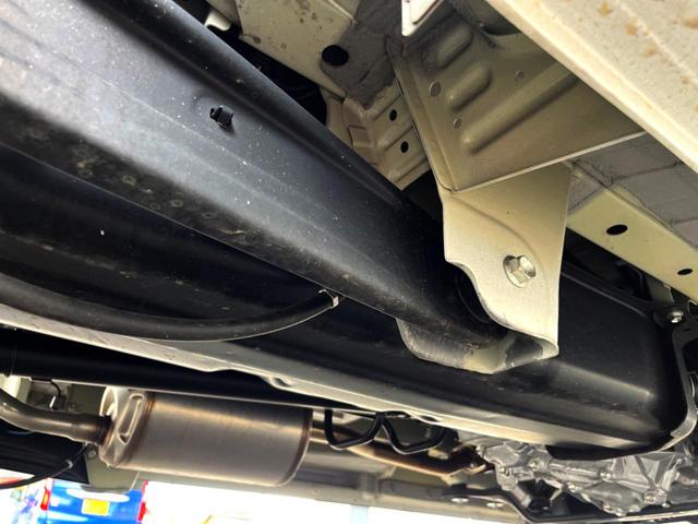 エブリイ ＰＡリミテッド　ＭＴ車　オートライト　ドアバイザー　プライバシーガラス　ヘッドライトレベライザー　プライバシーガラス　盗難防止装置（23枚目）